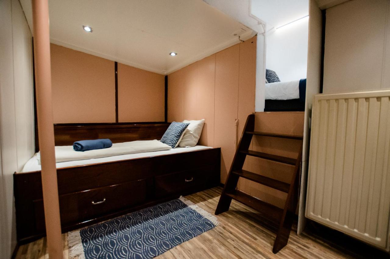 Houseboat Jana - With Sauna And Terrace Hotel Bruges Exterior photo